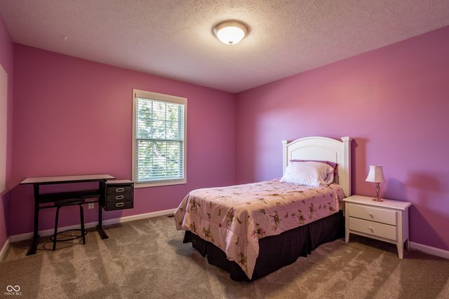 3627 Mossy Rock Drive, Zionsville, IN 46077