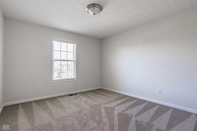 3627 Mossy Rock Drive, Zionsville, IN 46077
