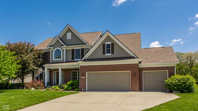 3627 Mossy Rock Drive, Zionsville, IN 46077