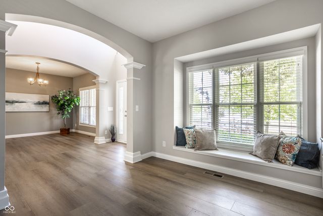 3627 Mossy Rock Drive, Zionsville, IN 46077