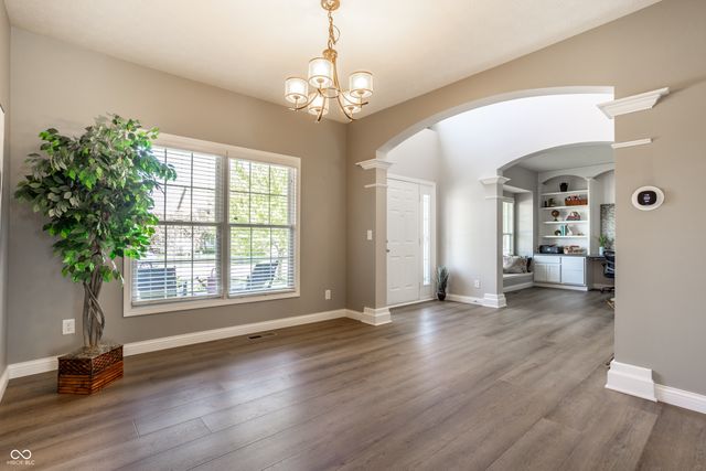 3627 Mossy Rock Drive, Zionsville, IN 46077
