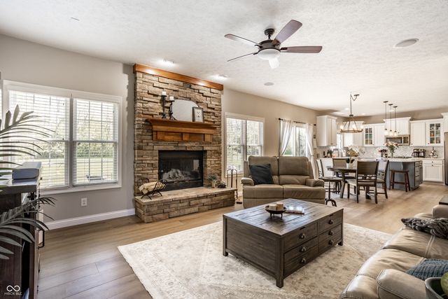 3627 Mossy Rock Drive, Zionsville, IN 46077
