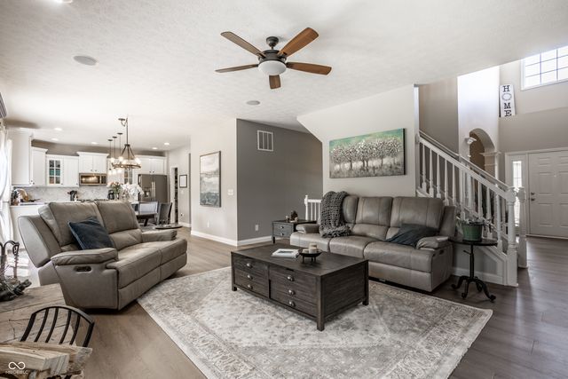 3627 Mossy Rock Drive, Zionsville, IN 46077