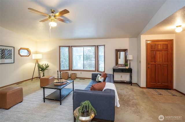 5933 Cotton Drive SE, Olympia, WA 98513