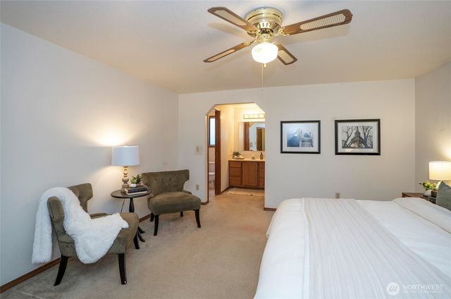 5933 Cotton Drive SE, Olympia, WA 98513