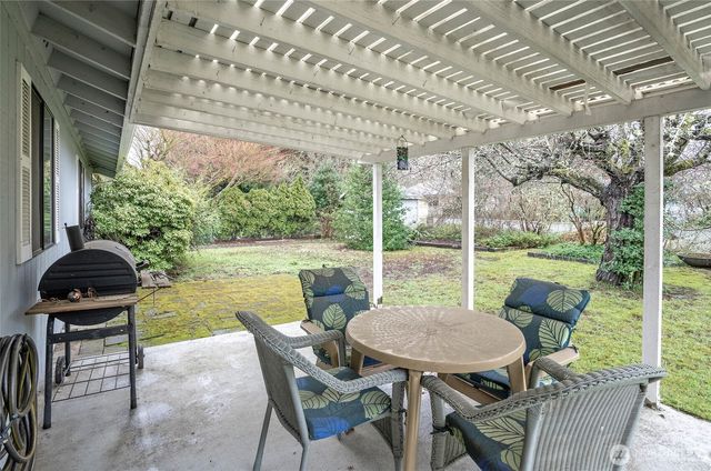 5933 Cotton Drive SE, Olympia, WA 98513