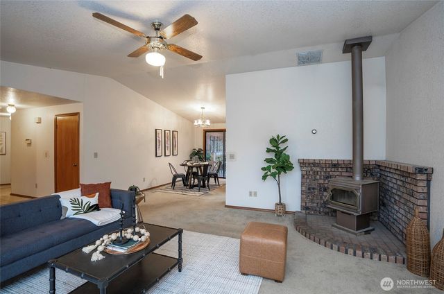 5933 Cotton Drive SE, Olympia, WA 98513