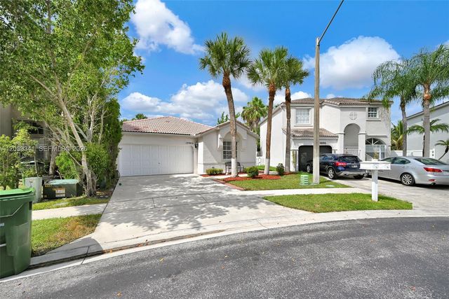15982 NW 12th Ct, Pembroke Pines, FL 33028