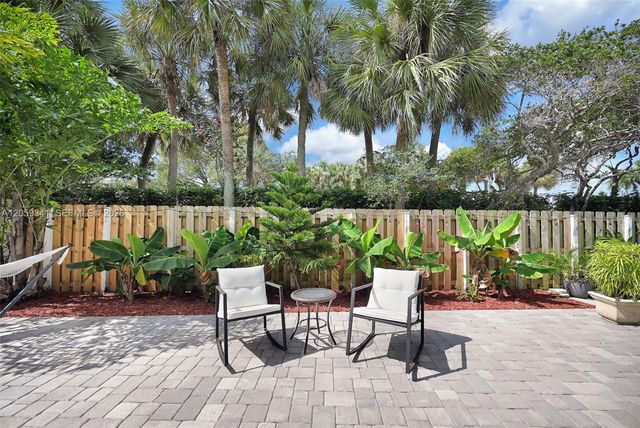15982 NW 12th Ct, Pembroke Pines, FL 33028