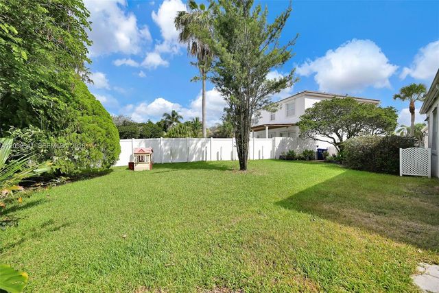 15982 NW 12th Ct, Pembroke Pines, FL 33028