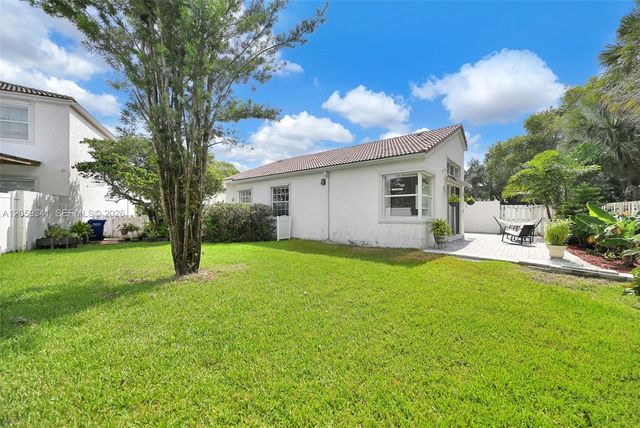 15982 NW 12th Ct, Pembroke Pines, FL 33028