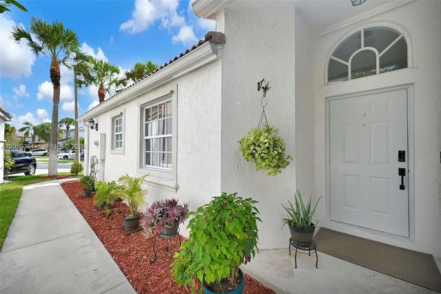 15982 NW 12th Ct, Pembroke Pines, FL 33028
