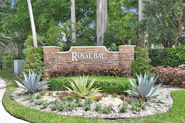 15982 NW 12th Ct, Pembroke Pines, FL 33028