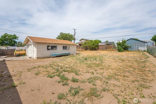 140 W Northshore Drive, Moses Lake, WA 98837