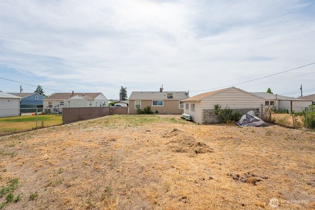 140 W Northshore Drive, Moses Lake, WA 98837