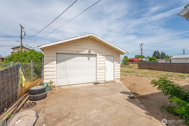 140 W Northshore Drive, Moses Lake, WA 98837