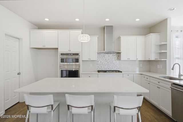 3 Cairnes Lane, East Brunswick, NJ 08816