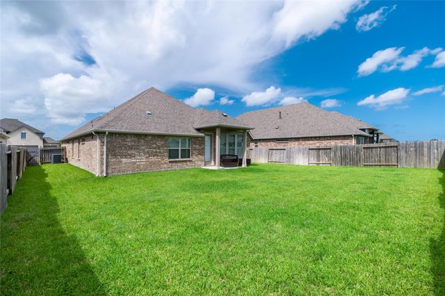 18710 Lynnwood Crest Lane, Manvel, TX 77578
