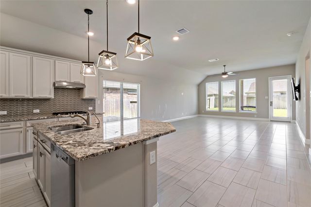 18710 Lynnwood Crest Lane, Manvel, TX 77578