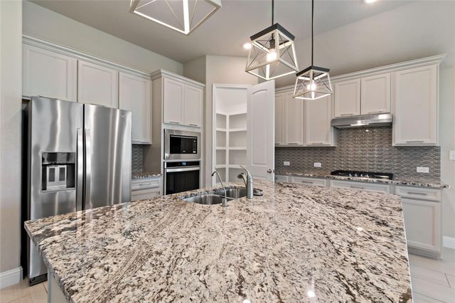 18710 Lynnwood Crest Lane, Manvel, TX 77578