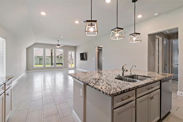 18710 Lynnwood Crest Lane, Manvel, TX 77578