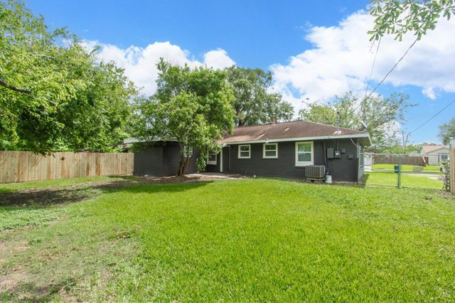 802 Mobile Drive, Pasadena, TX 77506