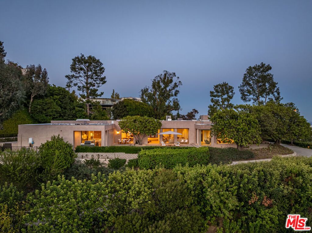1016 N Hillcrest Road, Beverly Hills, CA 90210 — photo 2