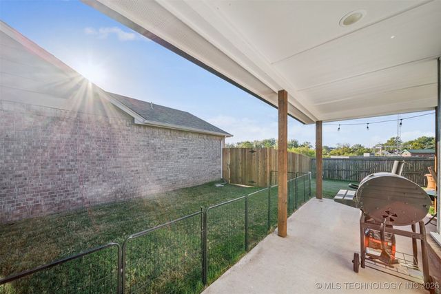 13004 E 122nd Place N, Owasso, OK 74021