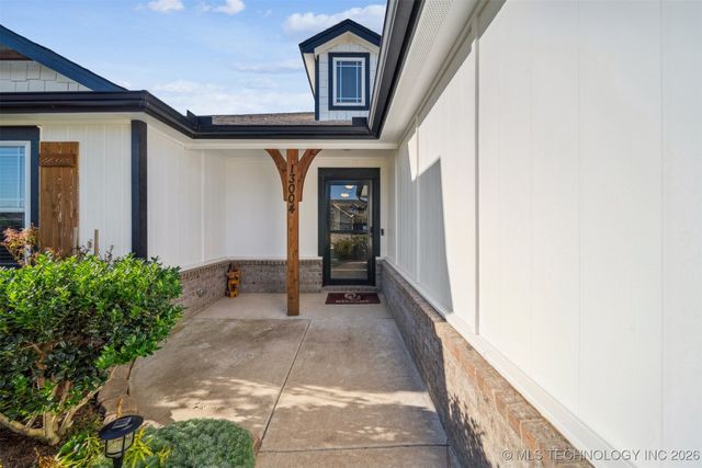 13004 E 122nd Place N, Owasso, OK 74021