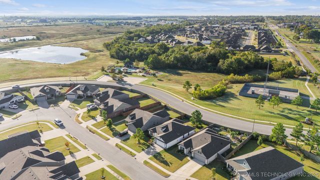 13004 E 122nd Place N, Owasso, OK 74021