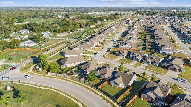 13004 E 122nd Place N, Owasso, OK 74021