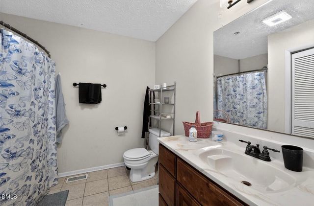 222 Old Gate Road, Fayetteville, NC 28314