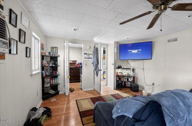 222 Old Gate Road, Fayetteville, NC 28314