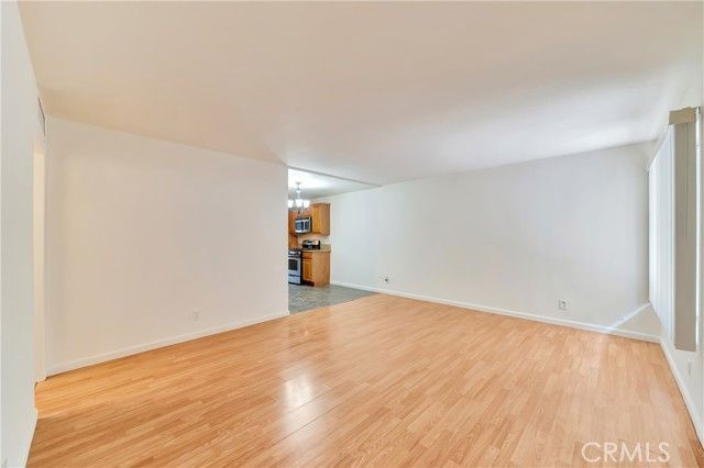 21219 Roscoe Blvd. 111, Canoga Park (los Angeles), CA 91304