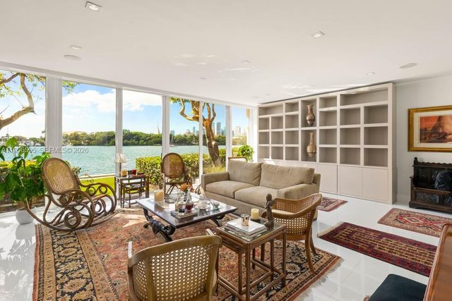 1000 Venetian Way 105, Miami, FL 33139