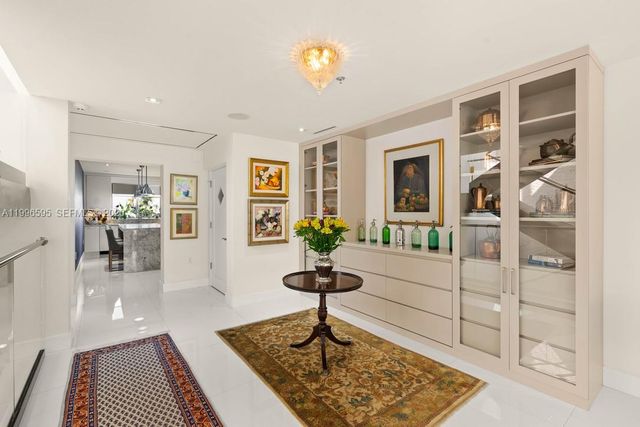 1000 Venetian Way 105, Miami, FL 33139