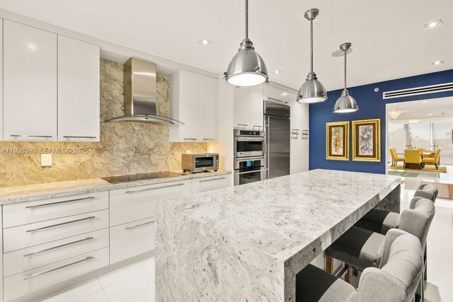 1000 Venetian Way 105, Miami, FL 33139