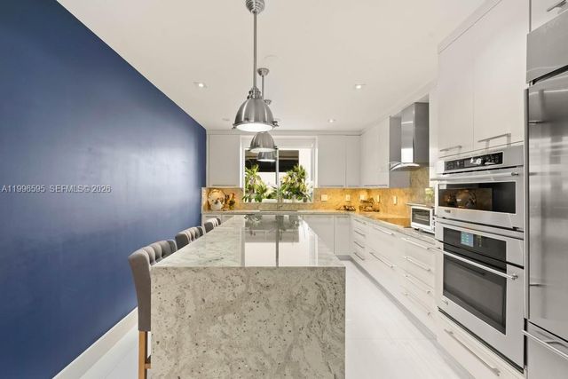 1000 Venetian Way 105, Miami, FL 33139