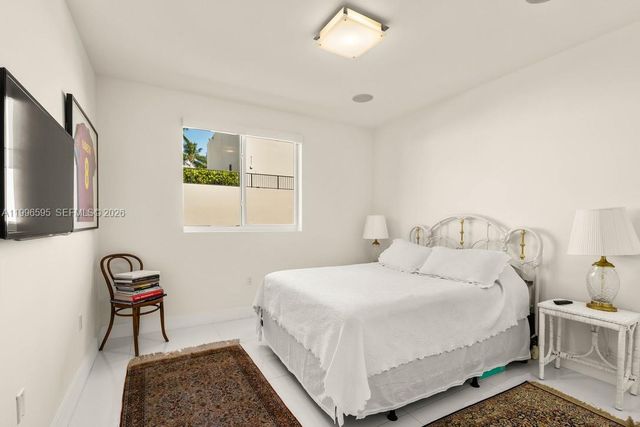 1000 Venetian Way 105, Miami, FL 33139