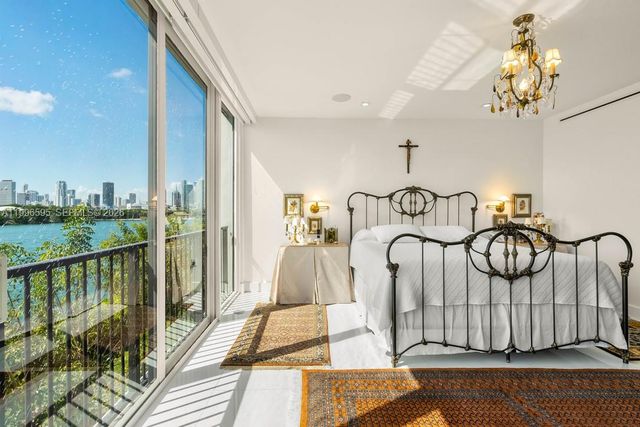 1000 Venetian Way 105, Miami, FL 33139