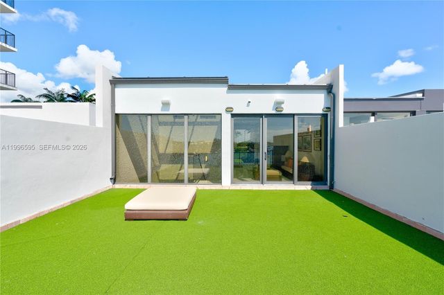 1000 Venetian Way 105, Miami, FL 33139