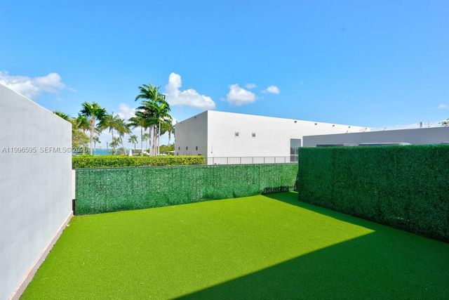 1000 Venetian Way 105, Miami, FL 33139