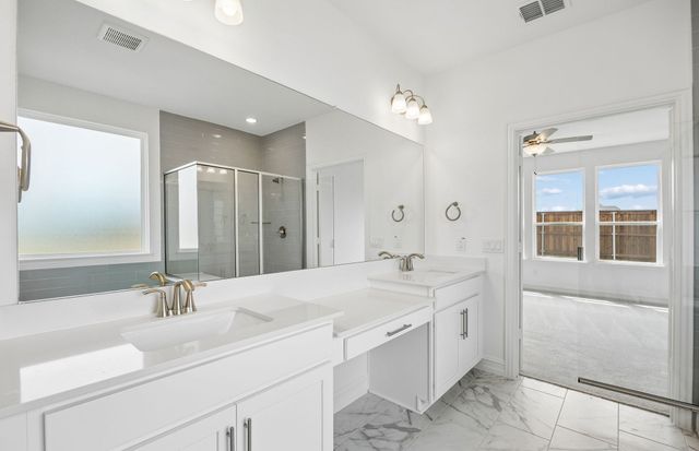 708 Brozgold Avenue, Midlothian, TX 76065