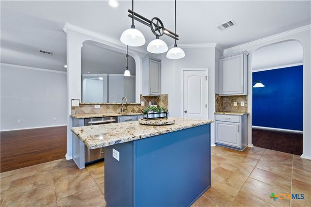 771 San Luis, New Braunfels, TX 78132