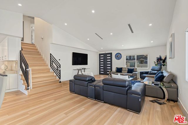 13038 Garris Avenue, Granada Hills, CA 91344