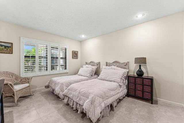 15 Eastgate Drive D, Boynton Beach, FL 33436