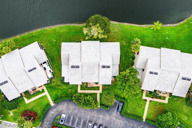 15 Eastgate Drive D, Boynton Beach, FL 33436