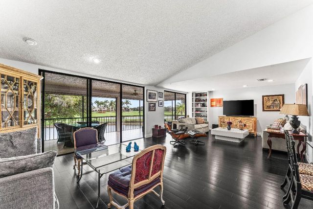 15 Eastgate Drive D, Boynton Beach, FL 33436