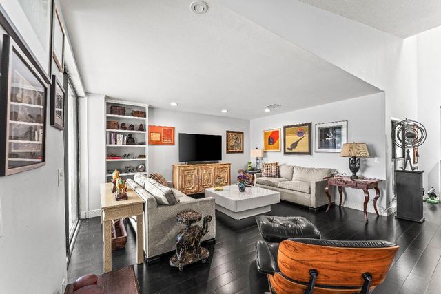 15 Eastgate Drive D, Boynton Beach, FL 33436