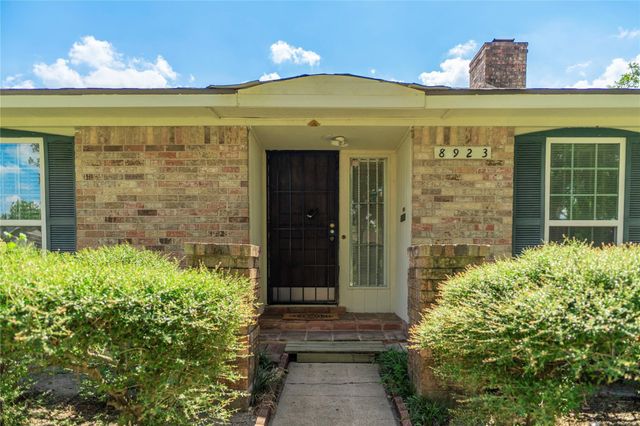 8923 Hendon Lane, Houston, TX 77036